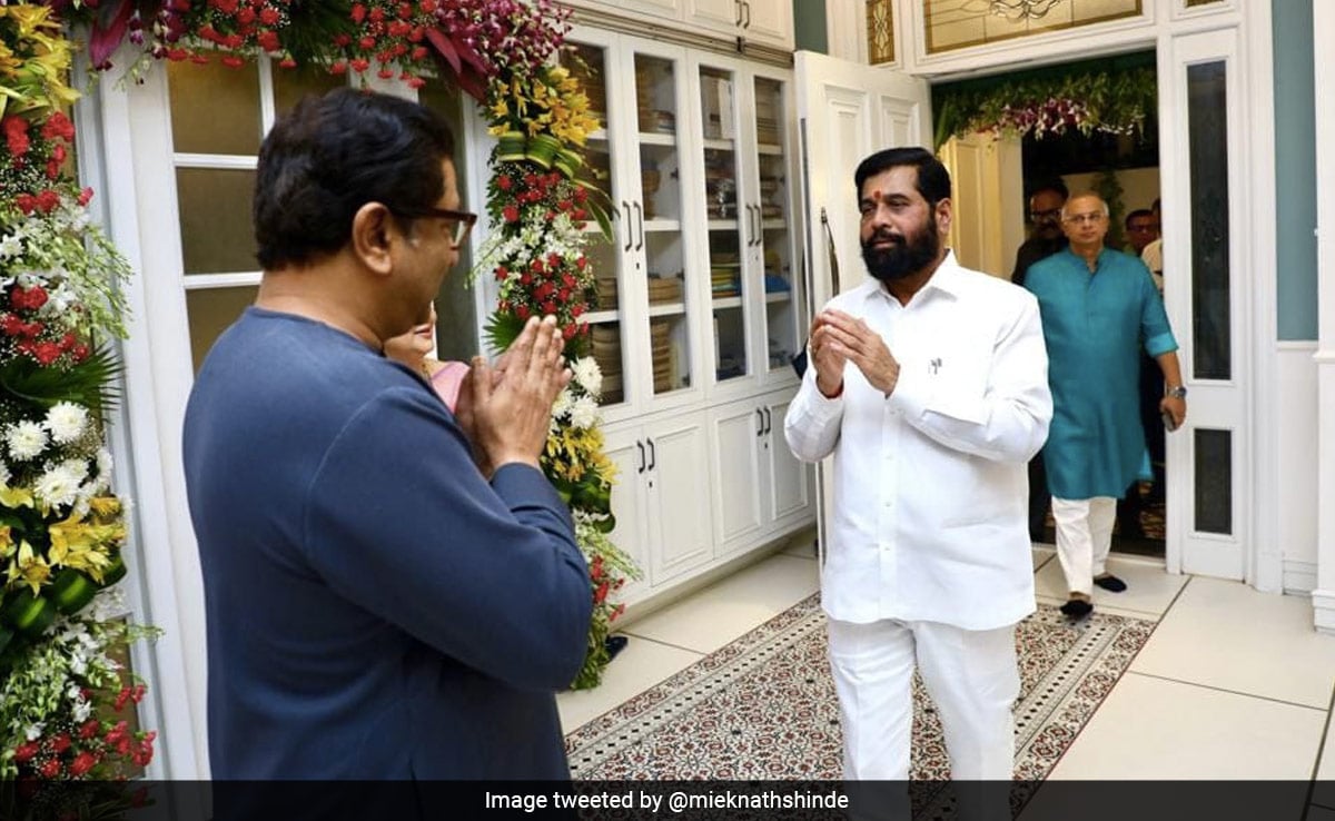 Eknath Shinde Visits Raj Thackeray’s House To Pay Obeisance To Lord Ganesh