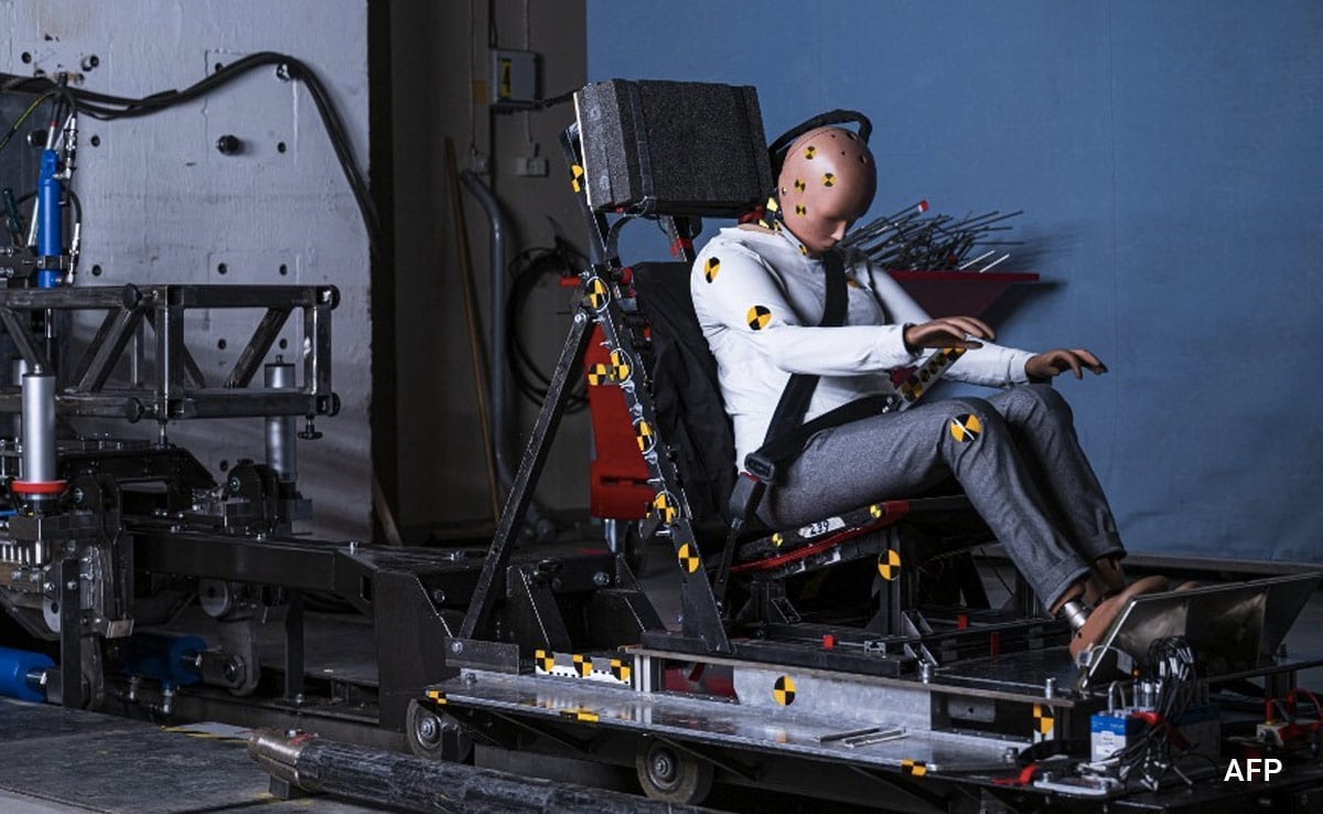 World’s First Female Crash Test Dummy Designed By Swedish Engineer