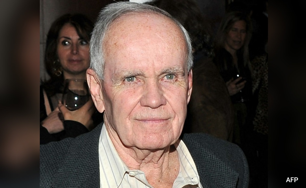 Cormac McCarthy, Author Of “No Country for Old Men”, Dies At 89